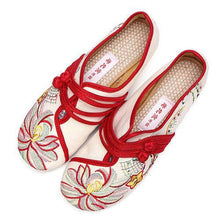 Big Size Flower Embroidered Chinese Knot Vintage Flat Casual Loafers