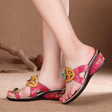 SOCOFY Floral Wedge Heel Clip Toe Vintage Leather Slippers